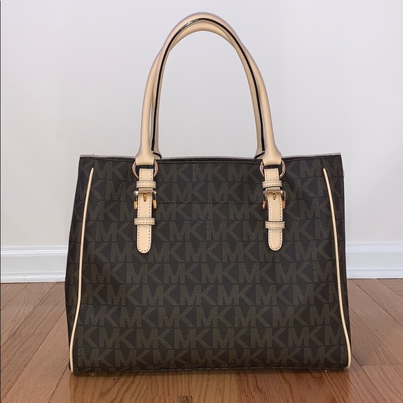 Michael Kors Monogram Bag - Picture 2 of 8